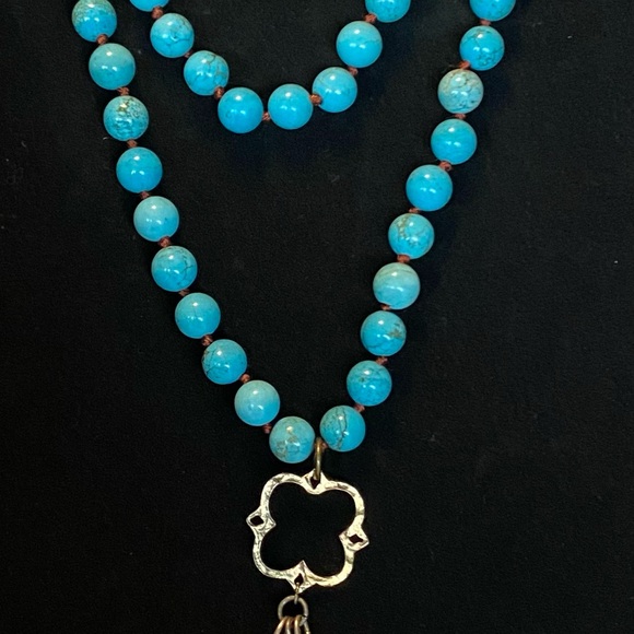 NWTLadies knotted turquoise double strand necklace - Picture 2 of 4